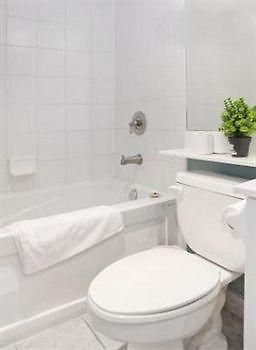 Royal Stays Suites - Blue Jays Way Toronto Exterior photo